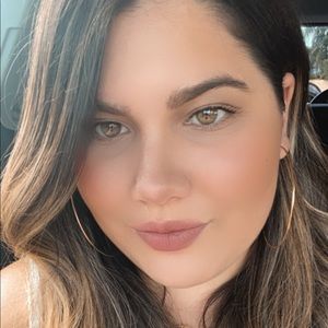 Meet your Posher, Juliette